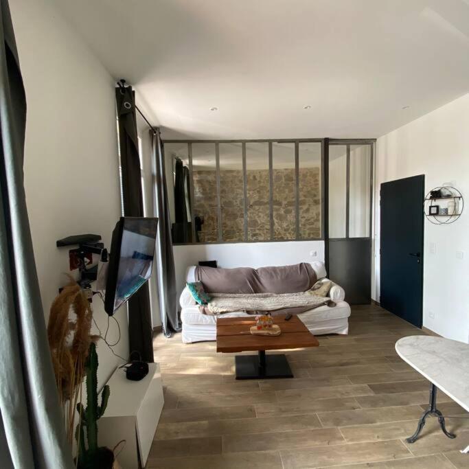 Jolie Appartement En Plein Centre Du Village Les Arcs-sur-Argens Luaran gambar